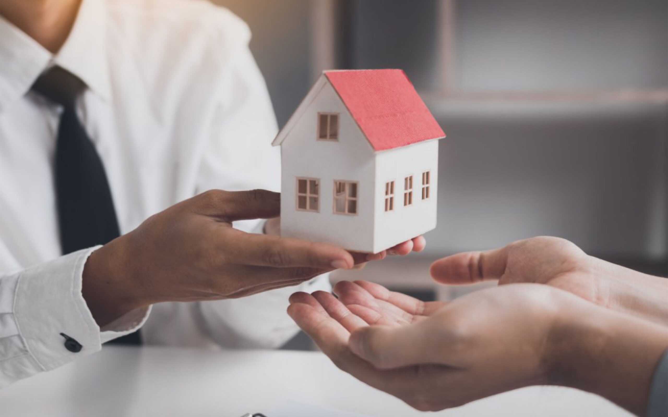 How to pick the right agent to sell your house?